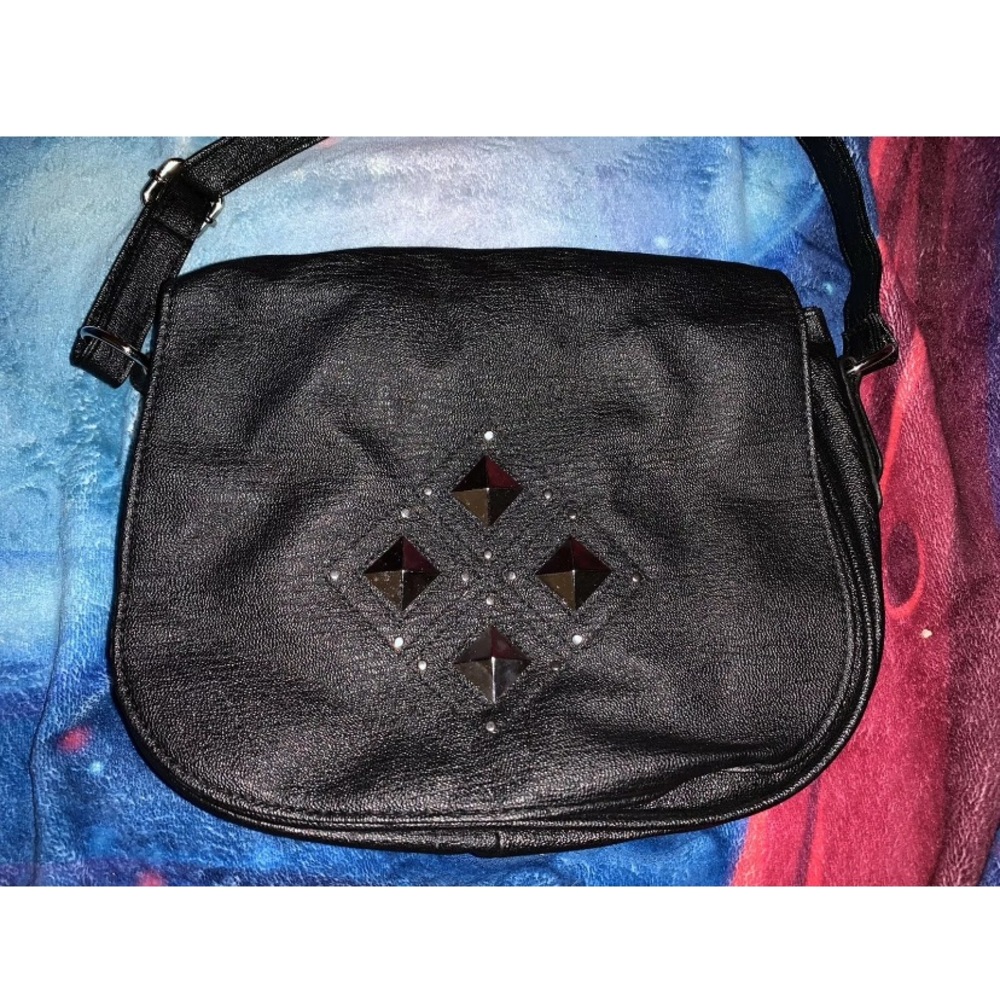 Black basic crossbody purse